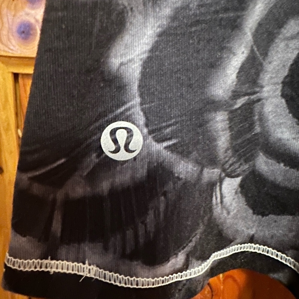Lululemon tank - Picture 3 of 4
